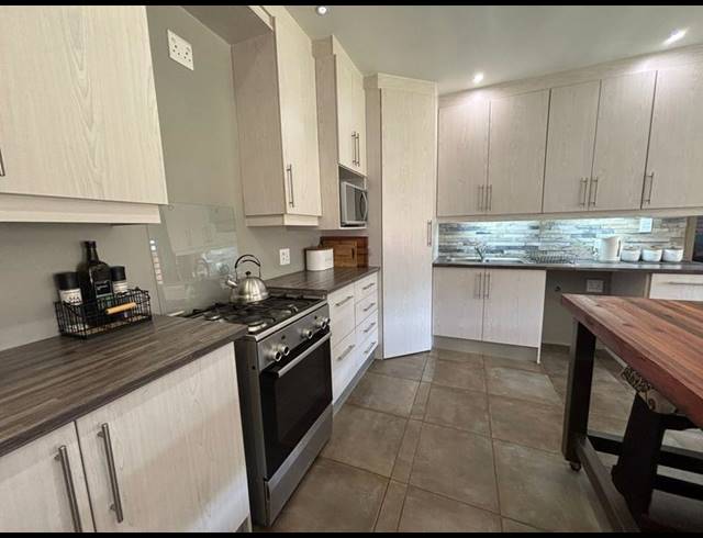 2 BEDROOM HOUSE FOR SALE IN FLORIDA